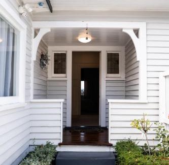 Edgeware Villa | Charming 1920s Villa on Bealey Ave