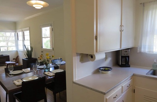 Boyes Hot Springs House | Charming 1940´s Wine Country Cottage With Porches, Flagstone Patio & Hot Tub