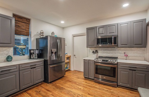 Little Elm Cottage | Charming 1950's Cottage Steps from the Lake