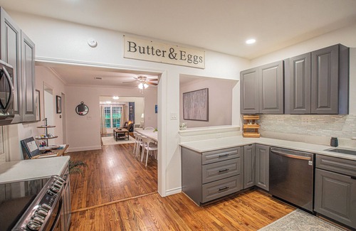 Little Elm Cottage | Charming 1950's Cottage Steps from the Lake