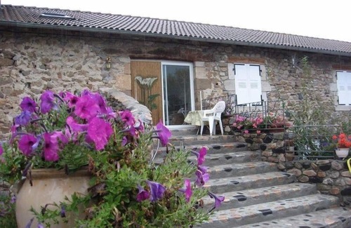 Lavoute-sur-Loire Cottage | Charming 19th-Century Barn in Quiet Village with Nearby Chateau, Historic Sites & Outdoor Activities