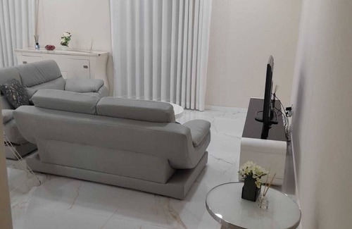 Luanda Apartment | Charming 1Bedroom apartment with WiFi and AC in welcoming Coqueiro prestigio