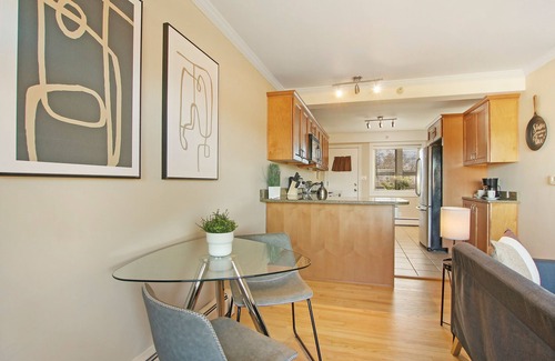 Arlington Heights Apartment | Charming 1BR Apt in Arlington Heights