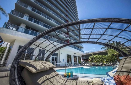 Hallandale Beach Apartment | Charming 1BR Beachfront Apartment with Pool, Gym & Hotel Services