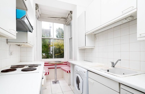 St. Helen's Apartment | Charming 1BR flat getaway in Notting Hill
