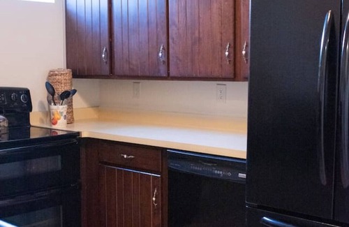Cameron Condo | Charming 1BR getaway steps from Keuka Lake, wine trail & Village Square