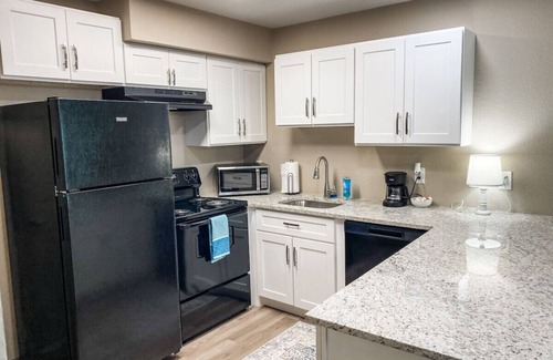 Texas City Apartment | Charming 1BR Getaway – Private, Pet Friendly, TV