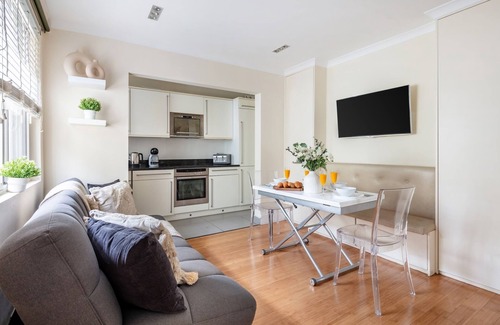 Campden Apartment | Charming 1BR in Iconic Notting Hill