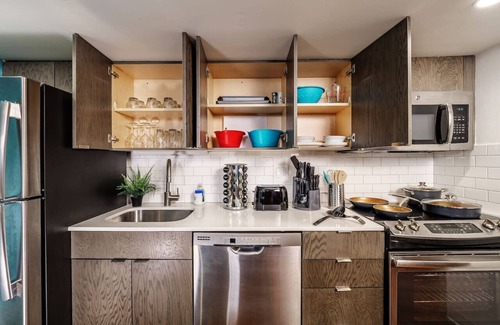 Old City Apartment | Charming 1BR in Philly with Courtyard View