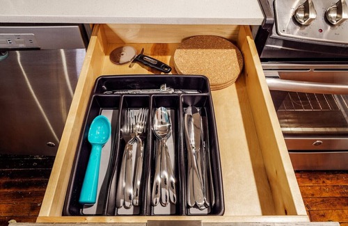 Old City Apartment | Charming 1BR in Philly with Courtyard View