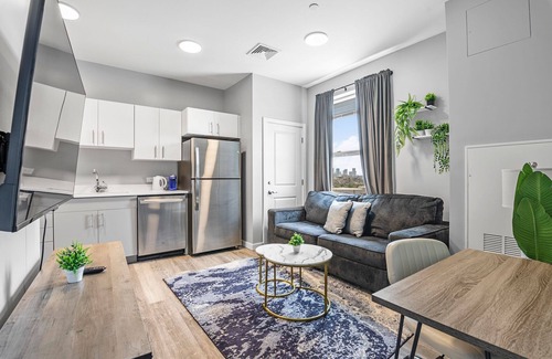 Everett Apartment | Charming 1BR Near Encore 7232