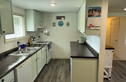 Wessington Springs House | Charming 2-bedroom house with WiFi, AC in Wessington Springs