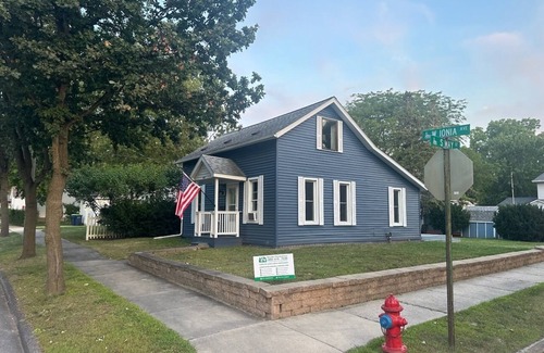Bay City House | Charming 2-bdrm house w WiFi, game room, & outdoor fire pit in Bay City