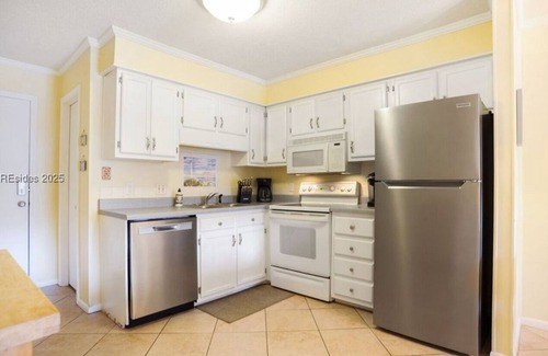 Folly Field Condo | Charming 2-bedroom 2-bath Villa in fabulous Hilton Head Island