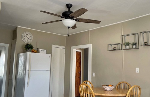 St. Albans Apartment | Charming 2-bedroom apartment in Saint Albans City