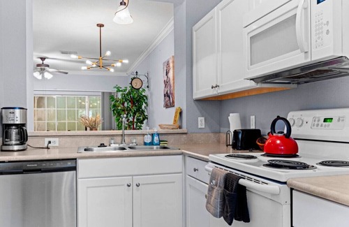 Gainesville House | Charming 2 bed 2.5 bath - NW Gainesville