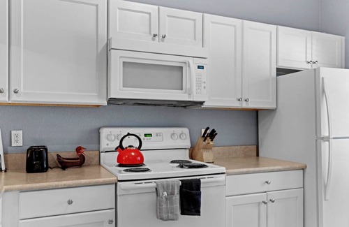 Gainesville House | Charming 2 bed 2.5 bath - NW Gainesville