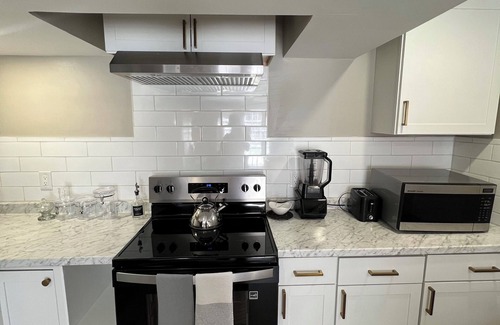 Winston - Salem Apartment | Charming 2-bed, 2 full bath studio with WiFi, AC in Ardmore
