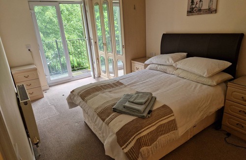Southampton Apartment | Charming 2-bed Apartment in Central Southampton