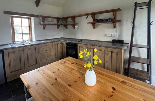 Whitland Cottage | Charming 2 bed cottage in rural Wales, perfect for all the family.