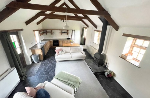 Whitland Cottage | Charming 2 bed cottage in rural Wales, perfect for all the family.