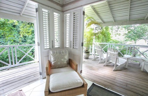 Merlin Bay House | Charming 2-Bed Cottage By Beach by BSL Rentals