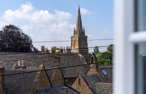 Adderbury House | Charming 2 Bed Cottage in the Heart of Adderbury Pass the Keys