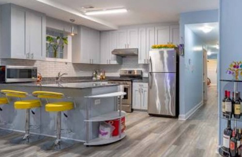 Near South Side Condo | Charming 2-bed Garden condo in beautiful Chicago + WiFi, AC, & private parking