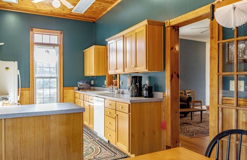 Brandenburg House | Charming 2-bed house in Historic Downtown Brandenburg Overlooking the Ohio River