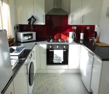 Crosslee House | Charming 2 bed house Perfect base for sightseeing