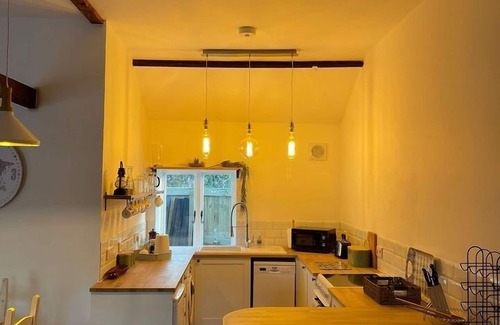 Maiden Newton Cabin | Charming 2-Bed Lodge in Dorchester