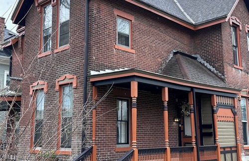 Dayton House | Charming 2-bed townhome with WiFi, AC in lovely Dayton 2 min downtown 5min to UD