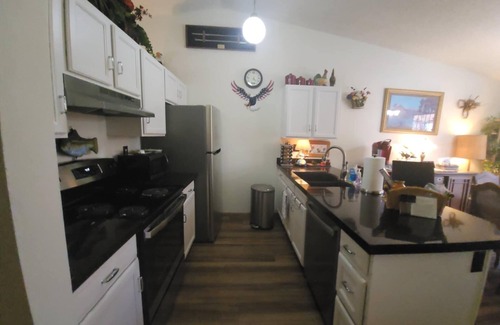 Colorado Springs House | Charming 2-bedroom townhome with WiFi and AC in lovely Colorado Springs