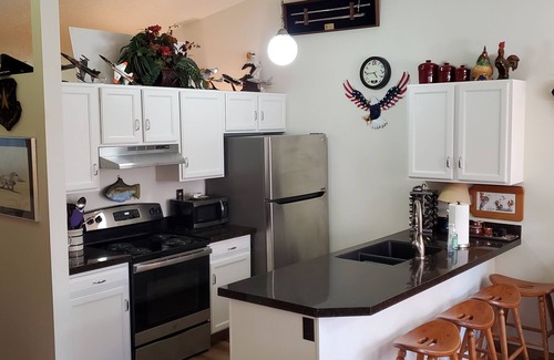 Colorado Springs House | Charming 2-bedroom townhome with WiFi and AC in lovely Colorado Springs