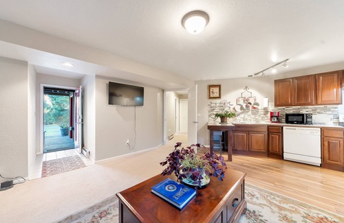 Gleneagle Apartment | Charming 2-bedroom guest unit near AFA and fabulous Colorado Springs