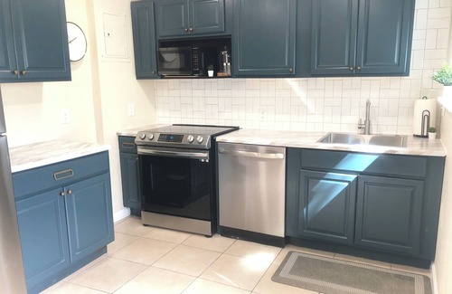 Central Colorado Springs House | Charming 2-bedroom duplex in delightful Colorado Springs with WiFi