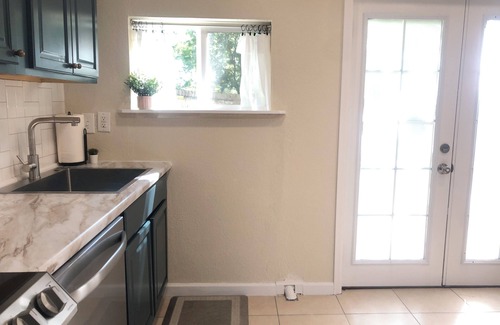 Central Colorado Springs House | Charming 2-bedroom duplex in delightful Colorado Springs with WiFi