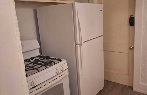 Garfield Heights Apartment | Charming 2-bedroom apartment with WiFi, AC in nice Garfield Heights 27L