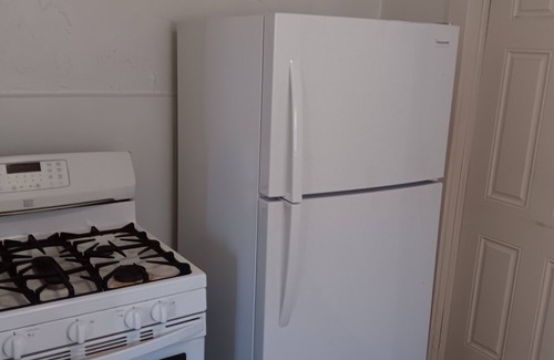 Garfield Heights Apartment | Charming 2-bedroom apartment with WiFi, AC in nice Garfield Heights 27L