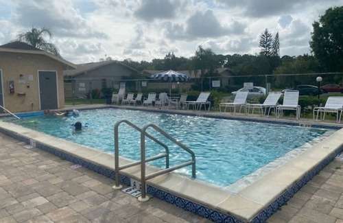 Fort Myers Condo | Charming 2-bedroom condo North Fort Myers private outdoor courtyard and hot tub