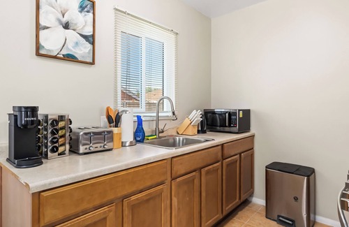 Rancho Cucamonga House | Charming 2-bedroom house with WiFi, AC with Modern Comforts