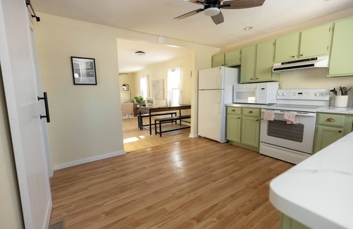 Wayne County House | Charming 2 bed waterfront home in quiet neighborhood w/boat parking!