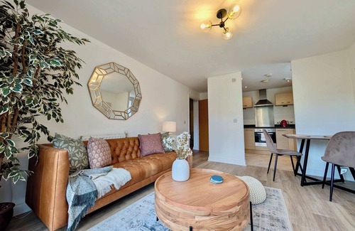 South Norwood Apartment | Charming 2-Bedroom Flat in Greater London
