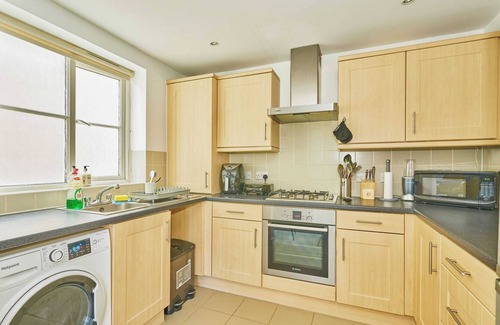 Croham Apartment | Charming 2-Bedroom Flat in South Croydon