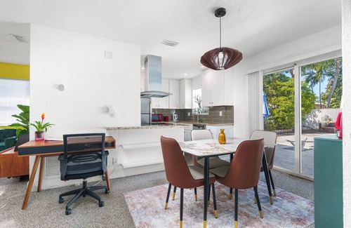 Middle River Terrace House | Charming 2-bedrm house with amazing pool, WiFi, AC in delightful Fort Lauderdale