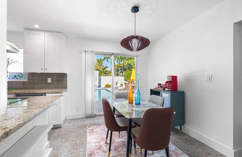 Middle River Terrace House | Charming 2-bedrm house with amazing pool, WiFi, AC in delightful Fort Lauderdale