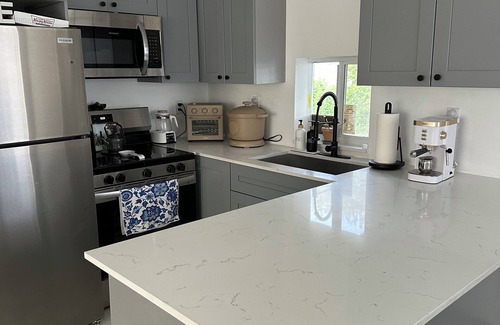 Fort Lauderdale House | Charming 2-bedroom house in beautiful Fort Lauderdale with AC, WiFi