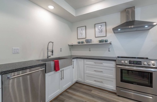 Government Camp Condo | Charming 2-bedroom condo with WiFi, AC in brilliant Government Camp