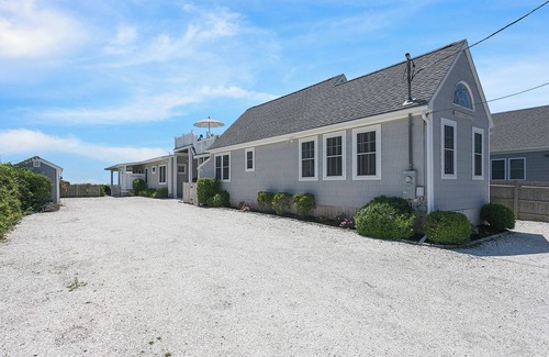 Matunuck Cottage | Charming 2-bedroom cottage in South Kingstown with WiFi, AC