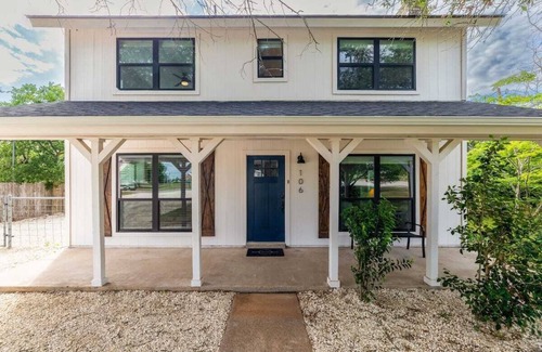 Liberty Hill House | Charming 2-bedrm home in the heart of Liberty Hill